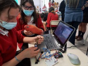 Trabajo colaborativo en un proyecto de robótica escolar en córdoba